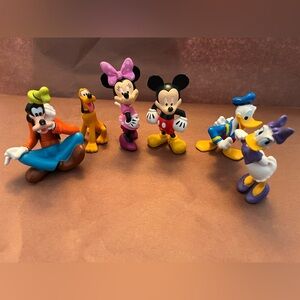 Disney Classic Characters Figurine Set - Red, Pink, Blue, Yellow